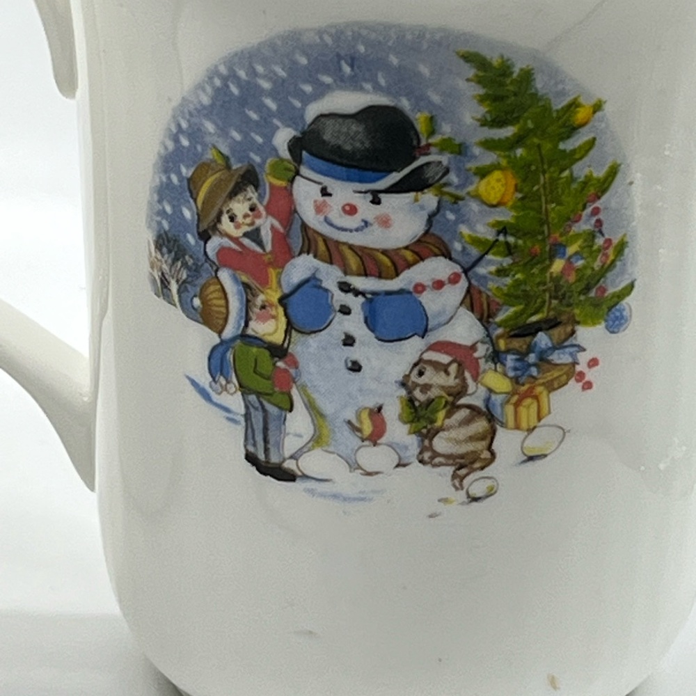 😎LAST CHANCE! $5/OR OFFERS CONSIDERED!💋 Vintage Christmas Bone China Mug Set - Picture 4 of 7